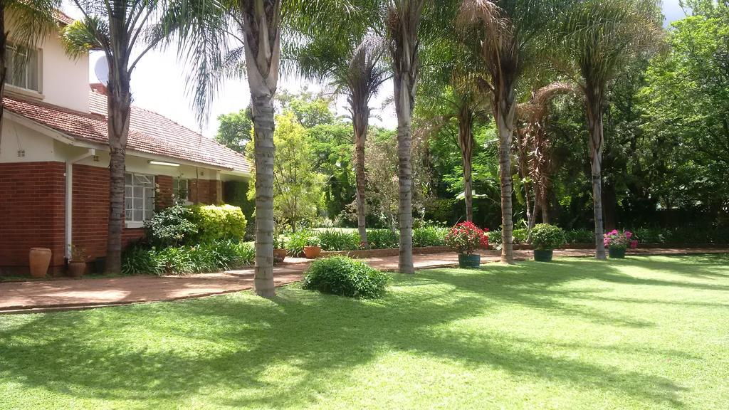 Hillside Manor Hotel Булавайо Екстериор снимка