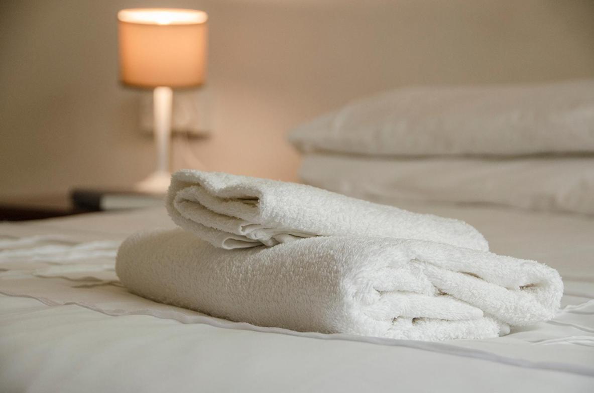 Hillside Manor Hotel Булавайо Екстериор снимка